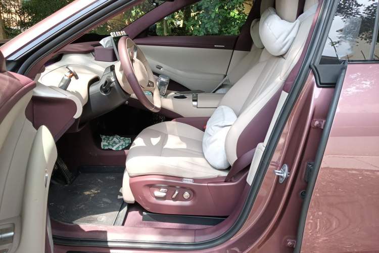 Used Xiaomi Auto YU7 2025 Ultra-Long Range High-Performance All-Wheel-Drive Max Edition Left Front Seat