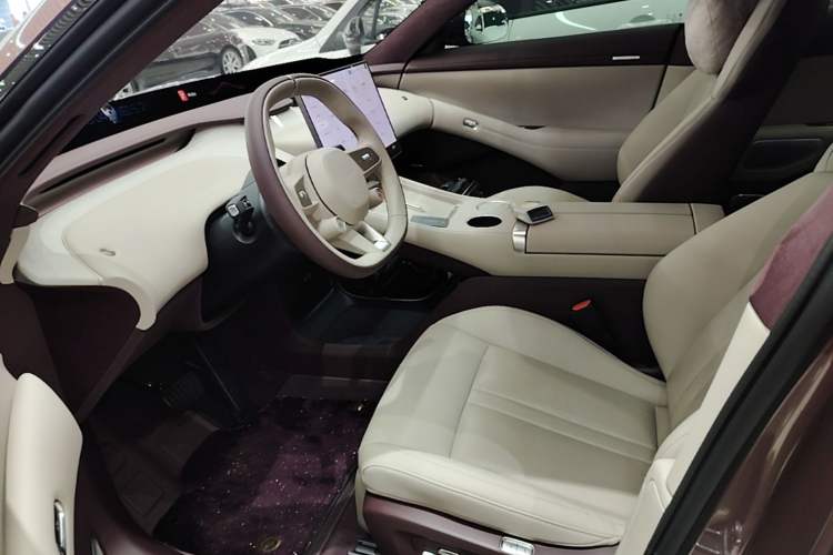 Used Xiaomi Auto YU7 2025 Ultra-Long Range High-Performance All-Wheel-Drive Max Edition Left Front Seat