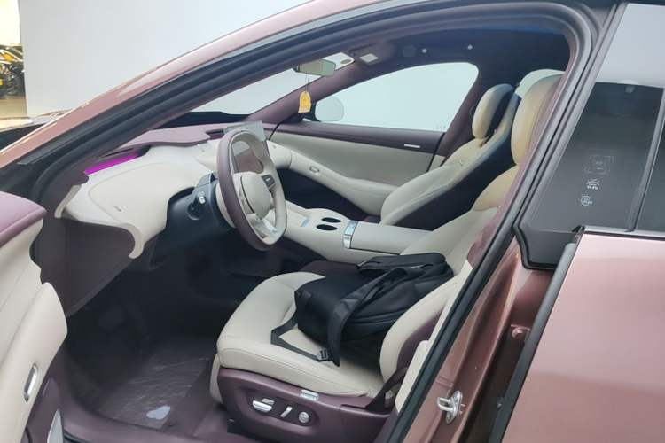 Used Xiaomi Auto YU7 2025 Ultra-Long Range High-Performance All-Wheel-Drive Max Edition Left Front Seat