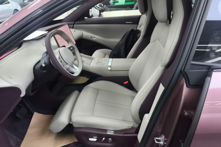Used Xiaomi Auto YU7 2025 Ultra-Long Range Rear-Wheel Drive Version Left Front Seat