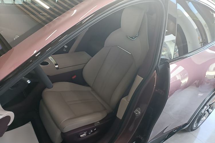 Used Xiaomi Auto YU7 2025 Ultra-Long Range High-Performance All-Wheel-Drive Max Edition Left Front Seat