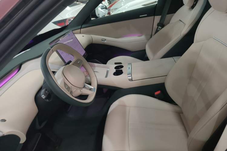 Used Xiaomi Auto YU7 2025 Ultra-Long Range High-Performance All-Wheel-Drive Max Edition Left Front Seat