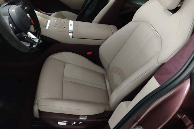 Used Xiaomi Auto YU7 2025 Ultra-Long Range High-Performance All-Wheel-Drive Max Edition Left Front Seat