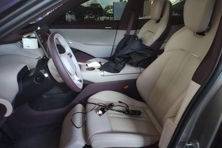 Used Xiaomi Auto YU7 2025 Ultra-Long Range Rear-Wheel Drive Version Left Front Seat