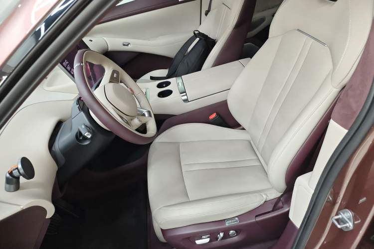 Used Xiaomi Auto YU7 2025 Ultra-Long Range High-Performance All-Wheel-Drive Max Edition Left Front Seat
