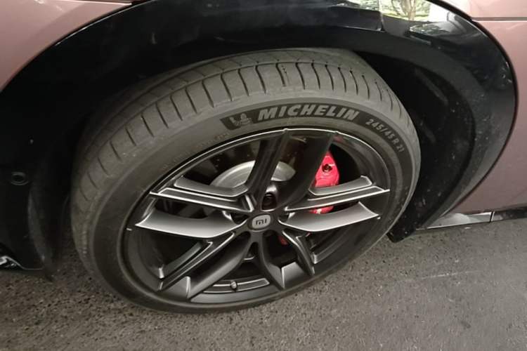 Used Xiaomi Auto YU7 2025 Ultra-Long Range High-Performance All-Wheel-Drive Max Edition Left Front Wheel Hub