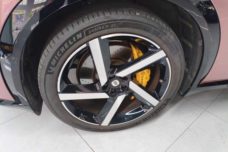 Used Xiaomi Auto YU7 2025 Ultra-Long Range High-Performance All-Wheel-Drive Max Edition Left Front Wheel Hub