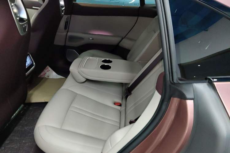 Used Xiaomi Auto YU7 2025 Ultra-Long Range High-Performance All-Wheel-Drive Max Edition Left Rear Seat