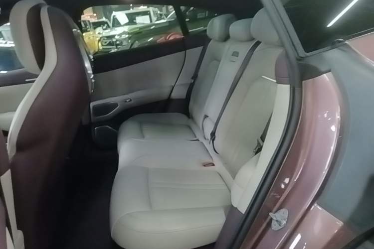 Used Xiaomi Auto YU7 2025 Ultra-Long Range High-Performance All-Wheel-Drive Max Edition Left Rear Seat