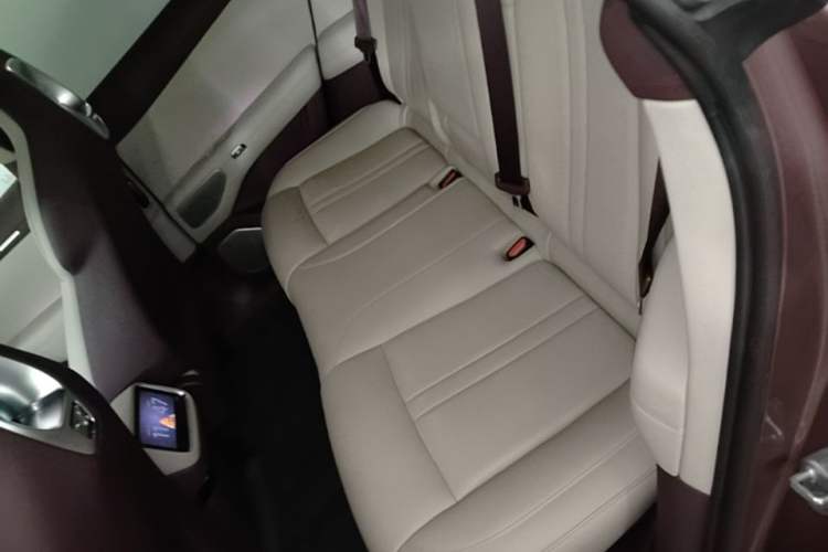 Used Xiaomi Auto YU7 2025 Ultra-Long Range High-Performance All-Wheel-Drive Max Edition Left Rear Seat