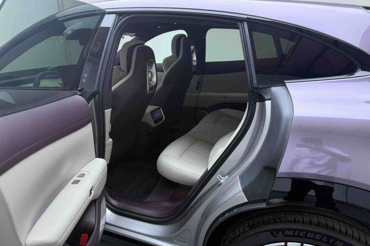 Used Xiaomi Auto YU7 2025 Ultra-Long Range Rear-Wheel Drive Version Left Rear Seat