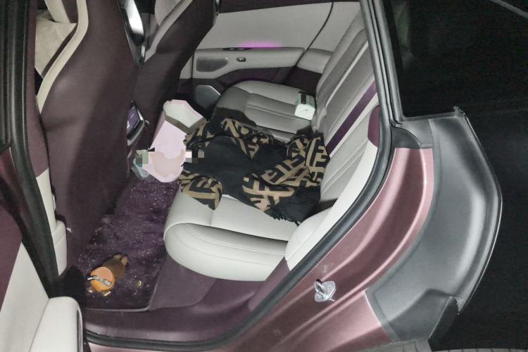 Used Xiaomi Auto YU7 2025 Ultra-Long Range High-Performance All-Wheel-Drive Max Edition Left Rear Seat