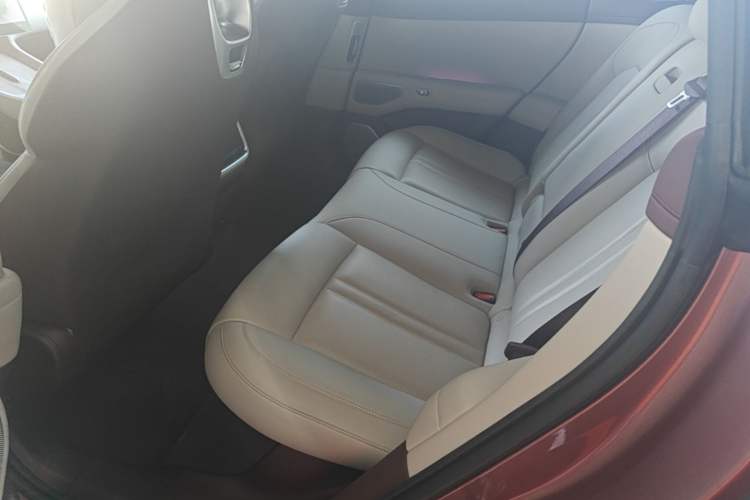 Used Xiaomi Auto YU7 2025 Ultra-Long Range High-Performance All-Wheel-Drive Max Edition Left Rear Seat