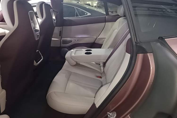 Used Xiaomi Auto YU7 2025 Ultra-Long Range High-Performance All-Wheel-Drive Max Edition Left Rear Seat