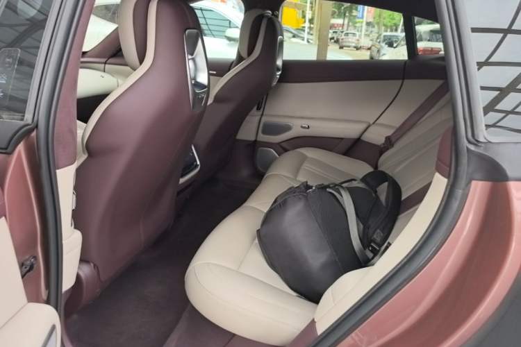 Used Xiaomi Auto YU7 2025 Ultra-Long Range High-Performance All-Wheel-Drive Max Edition Left Rear Seat