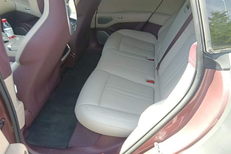 Used Xiaomi Auto YU7 2025 Ultra-Long Range High-Performance All-Wheel-Drive Max Edition Left Rear Seat