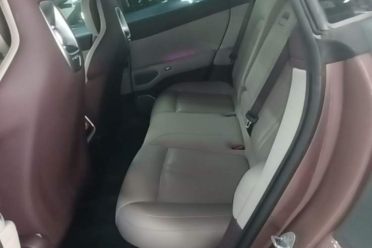 Used Xiaomi Auto YU7 2025 Ultra-Long Range High-Performance All-Wheel-Drive Max Edition Left Rear Seat
