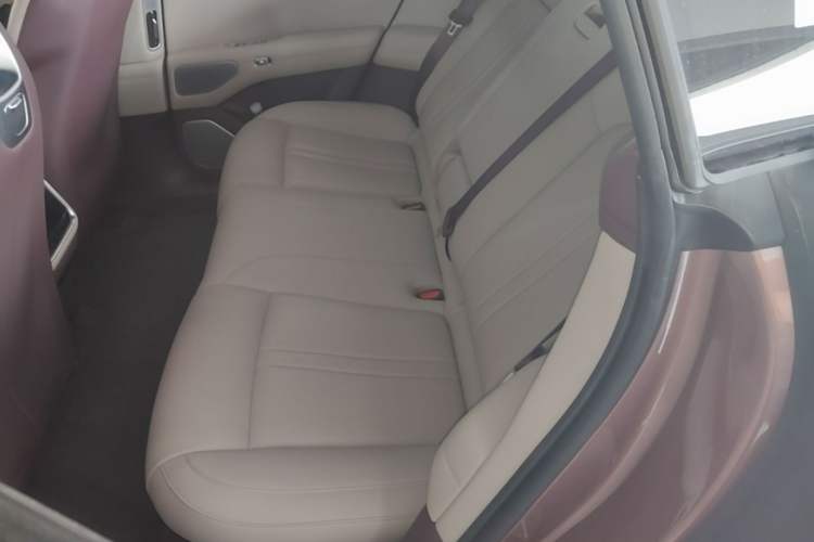 Used Xiaomi Auto YU7 2025 Ultra-Long Range High-Performance All-Wheel-Drive Max Edition Left Rear Seat