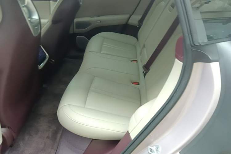 Used Xiaomi Auto YU7 2025 Ultra-Long Range All-Wheel Drive Pro Version Left Rear Seat