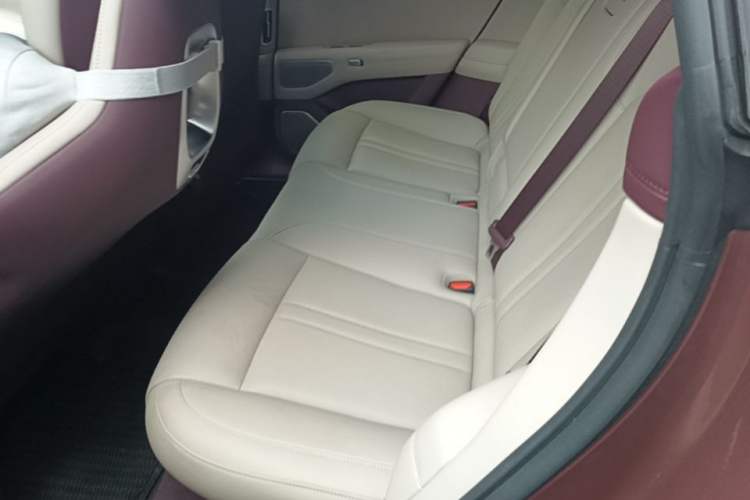 Used Xiaomi Auto YU7 2025 Ultra-Long Range High-Performance All-Wheel-Drive Max Edition Left Rear Seat