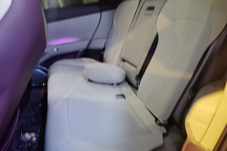 Used Xiaomi Auto YU7 2025 Ultra-Long Range High-Performance All-Wheel-Drive Max Edition Left Rear Seat