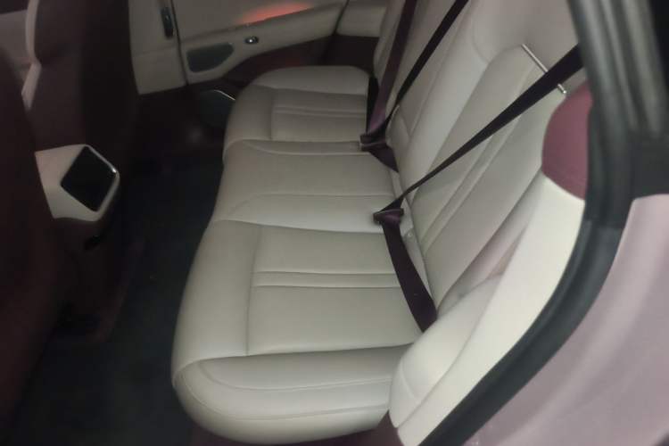 Used Xiaomi Auto YU7 2025 Ultra-Long Range High-Performance All-Wheel-Drive Max Edition Left Rear Seat