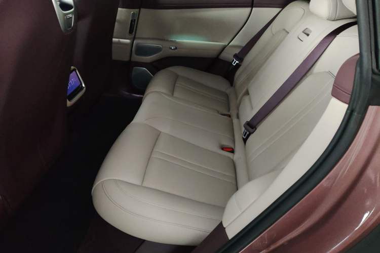 Used Xiaomi Auto YU7 2025 Ultra-Long Range High-Performance All-Wheel-Drive Max Edition Left Rear Seat