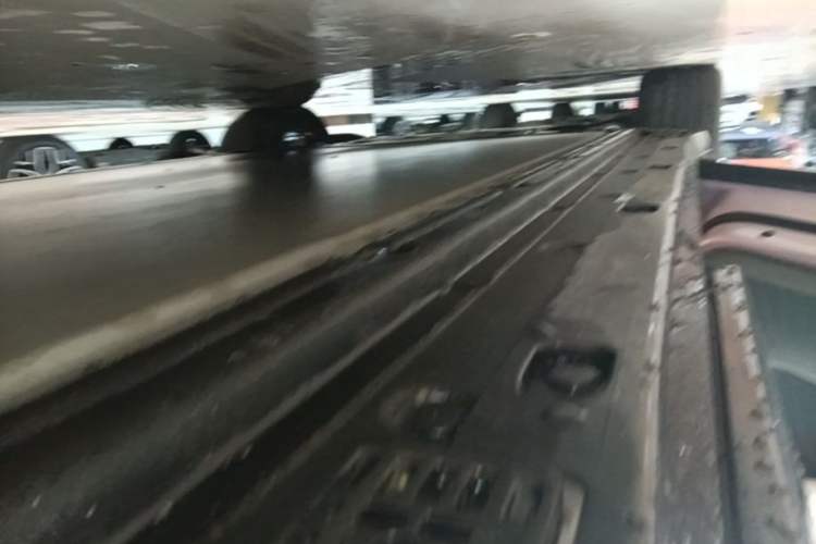 Used Xiaomi Auto YU7 2025 Ultra-Long Range High-Performance All-Wheel-Drive Max Edition Left Side Sill