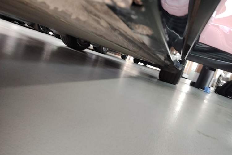 Used Xiaomi Auto YU7 2025 Ultra-Long Range High-Performance All-Wheel-Drive Max Edition Left Side Sill