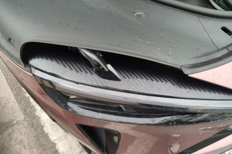 Used Xiaomi Auto YU7 2025 Ultra-Long Range High-Performance All-Wheel-Drive Max Edition Right Front Headlight