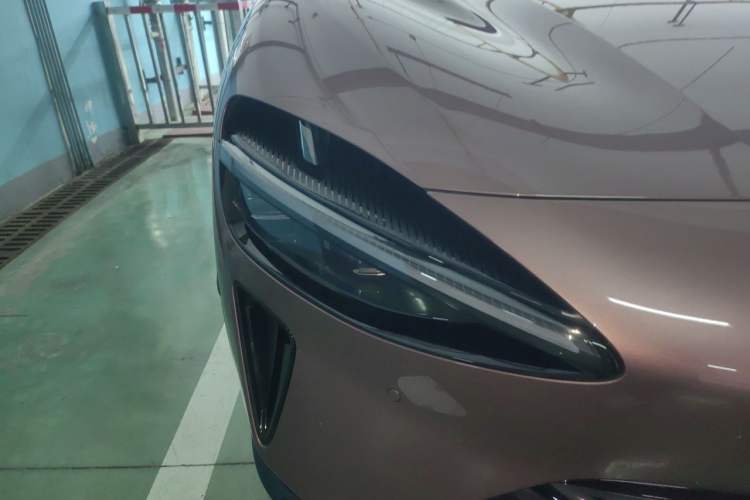 Used Xiaomi Auto YU7 2025 Ultra-Long Range High-Performance All-Wheel-Drive Max Edition Right Front Headlight