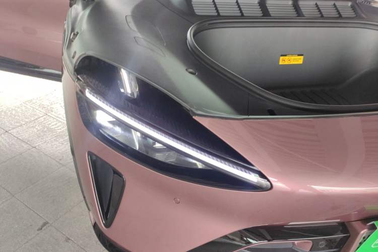 Used Xiaomi Auto YU7 2025 Ultra-Long Range High-Performance All-Wheel-Drive Max Edition Right Front Headlight
