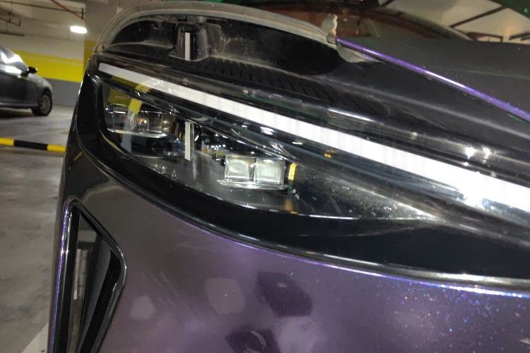 Used Xiaomi Auto YU7 2025 Ultra-Long Range High-Performance All-Wheel-Drive Max Edition Right Front Headlight