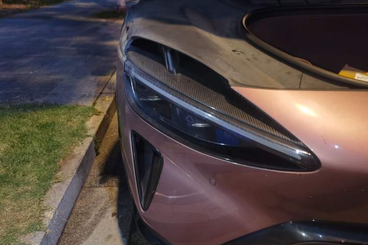 Used Xiaomi Auto YU7 2025 Ultra-Long Range High-Performance All-Wheel-Drive Max Edition Right Front Headlight