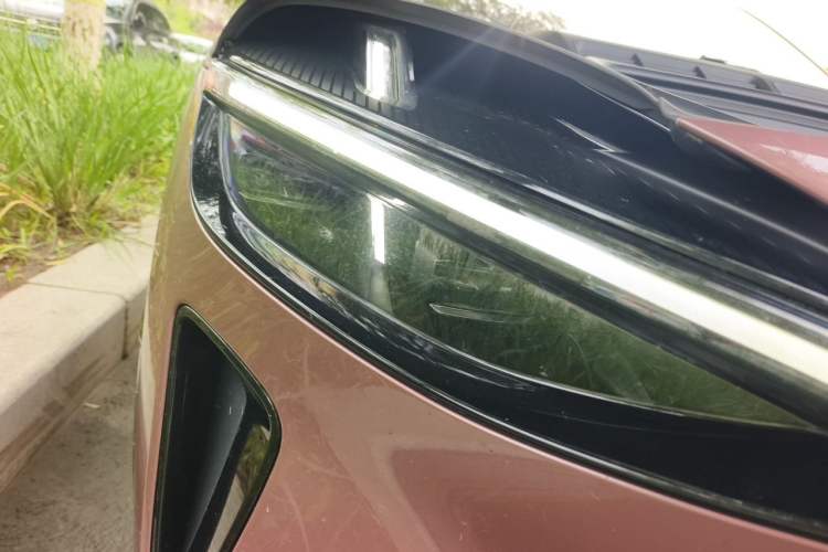Used Xiaomi Auto YU7 2025 Ultra-Long Range High-Performance All-Wheel-Drive Max Edition Right Front Headlight