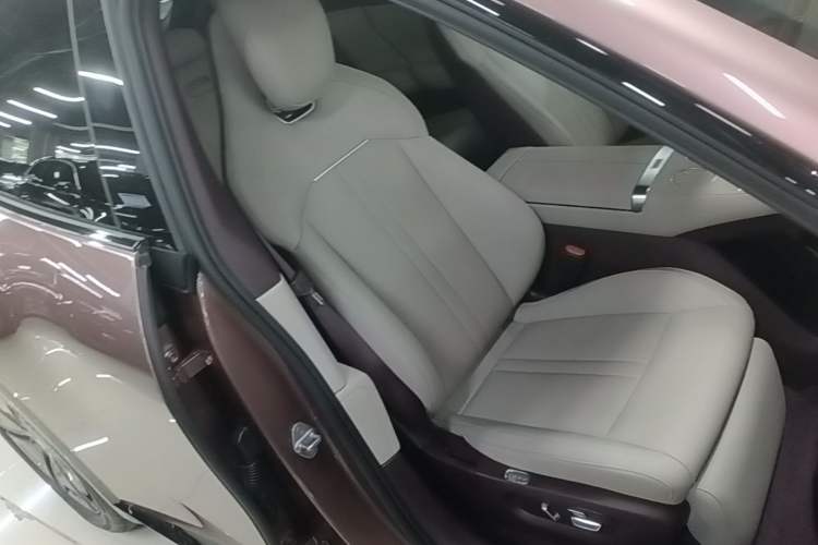 Used Xiaomi Auto YU7 2025 Ultra-Long Range All-Wheel Drive Pro Version Right Front Seat
