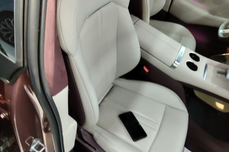 Used Xiaomi Auto YU7 2025 Ultra-Long Range High-Performance All-Wheel-Drive Max Edition Right Front Seat