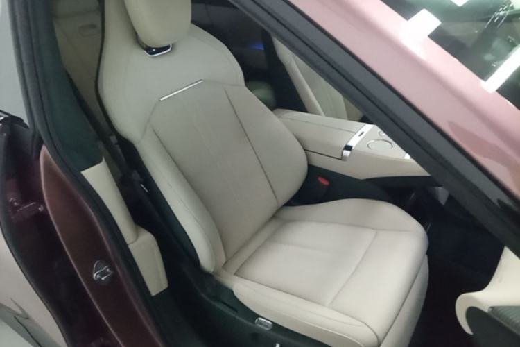Used Xiaomi Auto YU7 2025 Ultra-Long Range High-Performance All-Wheel-Drive Max Edition Right Front Seat