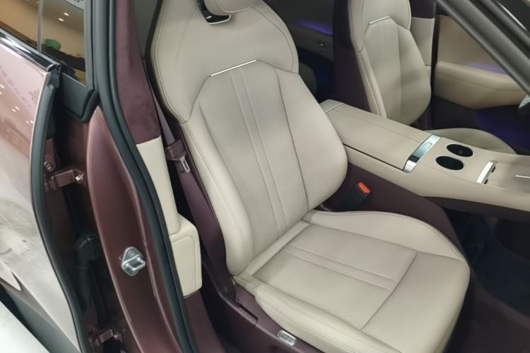 Used Xiaomi Auto YU7 2025 Ultra-Long Range High-Performance All-Wheel-Drive Max Edition Right Front Seat