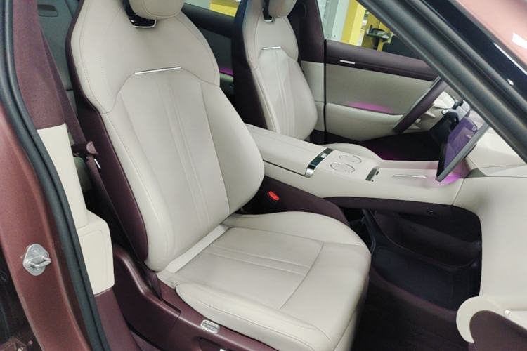 Used Xiaomi Auto YU7 2025 Ultra-Long Range High-Performance All-Wheel-Drive Max Edition Right Front Seat