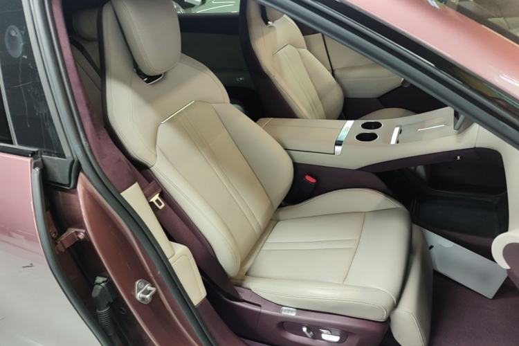Used Xiaomi Auto YU7 2025 Ultra-Long Range High-Performance All-Wheel-Drive Max Edition Right Front Seat