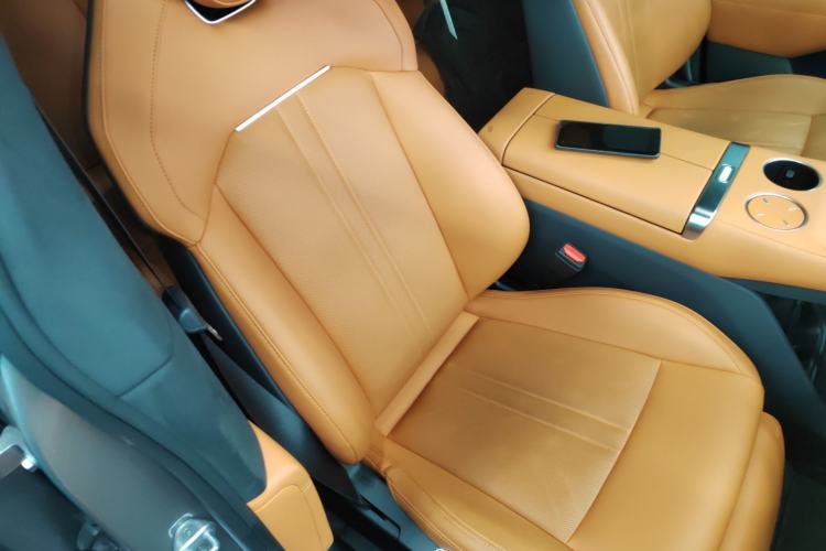 Used Xiaomi Auto YU7 2025 Ultra-Long Range High-Performance All-Wheel-Drive Max Edition Right Front Seat