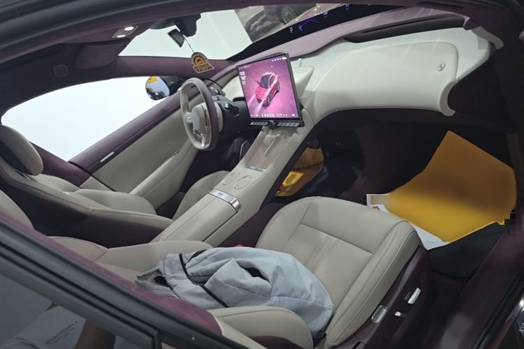 Used Xiaomi Auto YU7 2025 Ultra-Long Range High-Performance All-Wheel-Drive Max Edition Right Front Seat