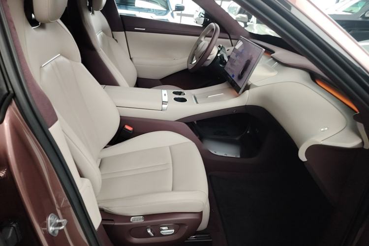 Used Xiaomi Auto YU7 2025 Ultra-Long Range High-Performance All-Wheel-Drive Max Edition Right Front Seat