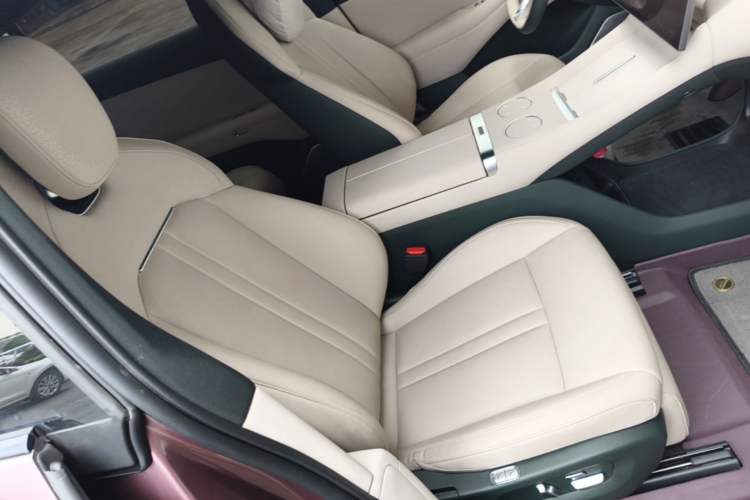 Used Xiaomi Auto YU7 2025 Ultra-Long Range All-Wheel Drive Pro Version Right Front Seat