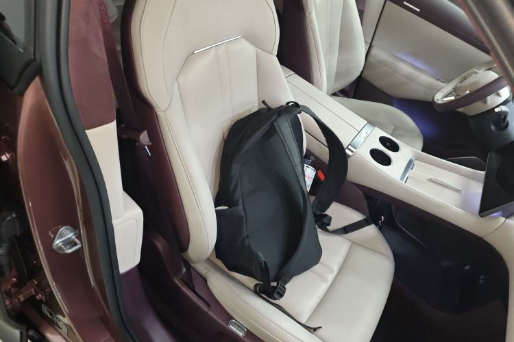 Used Xiaomi Auto YU7 2025 Ultra-Long Range High-Performance All-Wheel-Drive Max Edition Right Front Seat