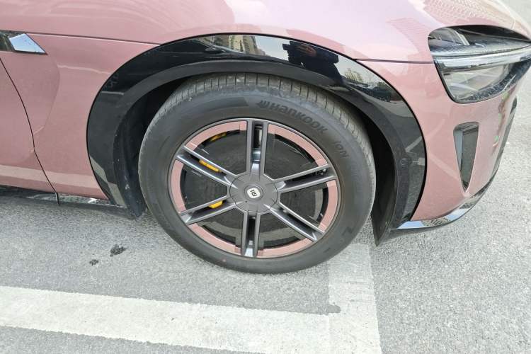 Used Xiaomi Auto YU7 2025 Ultra-Long Range High-Performance All-Wheel-Drive Max Edition Right Front Wheel Hub