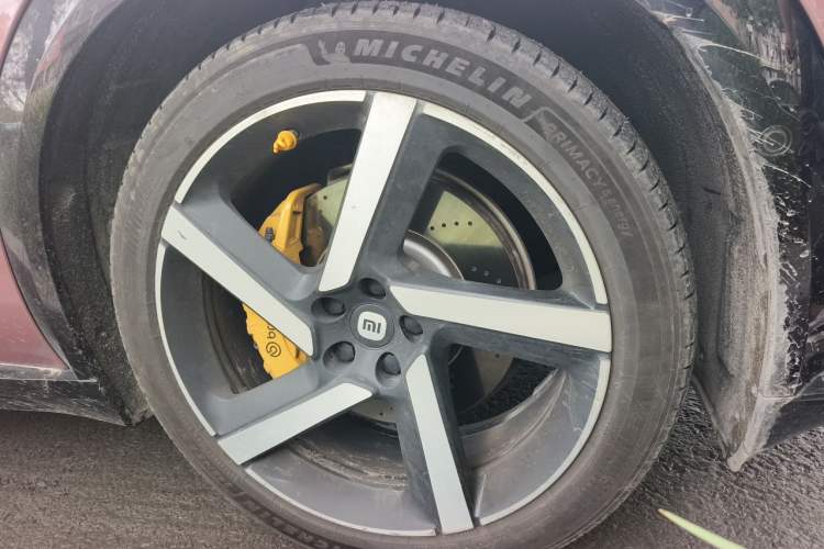 Used Xiaomi Auto YU7 2025 Ultra-Long Range High-Performance All-Wheel-Drive Max Edition Right Front Wheel Hub