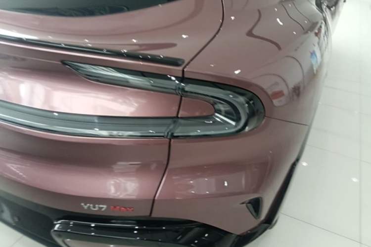 Used Xiaomi Auto YU7 2025 Ultra-Long Range High-Performance All-Wheel-Drive Max Edition Right Rear Taillight