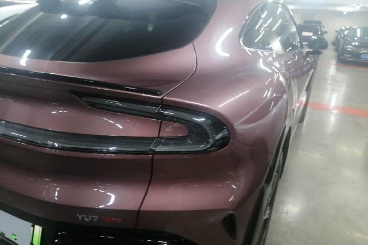 Used Xiaomi Auto YU7 2025 Ultra-Long Range High-Performance All-Wheel-Drive Max Edition Right Rear Taillight